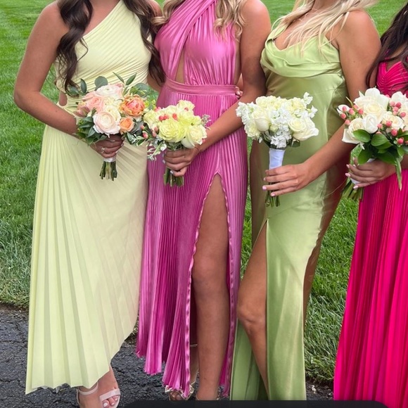 L’idée Renaissance Split Gown in Pink - Picture 3 of 4